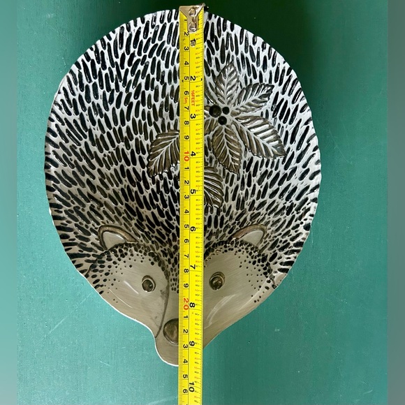 Turkish, Hedgehog plate. Silver bottom 7 1/8”x 9 1/2” - Picture 8 of 8